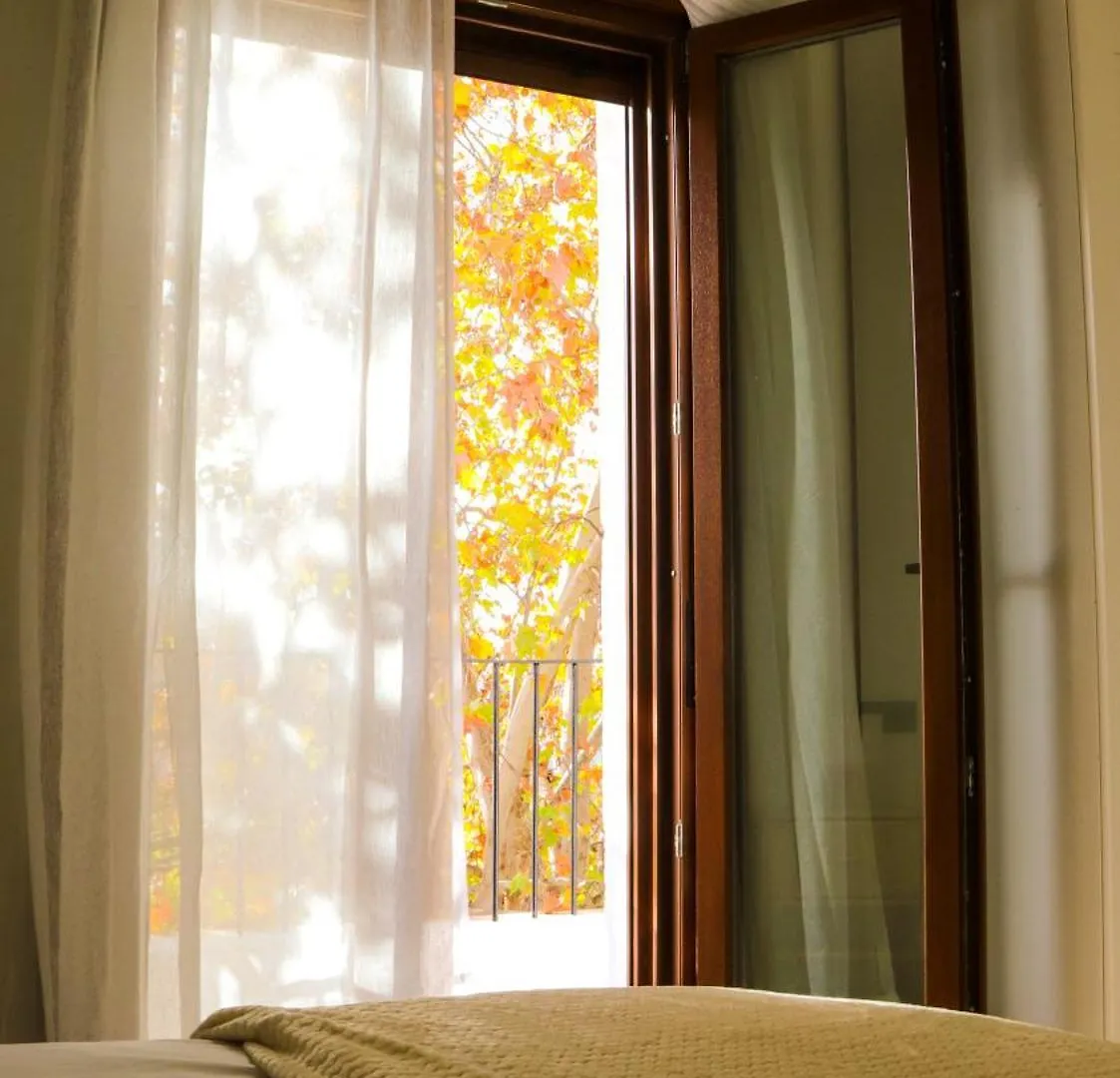 Escapada Rural En La Casa Del Arbol Apartment Tozar Spain